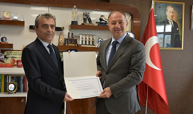 Bedir'den Çakmur'a teşekkür sertifikası