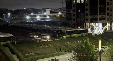 Belediyeye ait otobüsü çalmaya çalışan hırsızlar suçüstü yakalandı