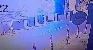 Beşiktaş'ta haraç almak için oto galeriyi kurşunladılar: O anlar kamerada