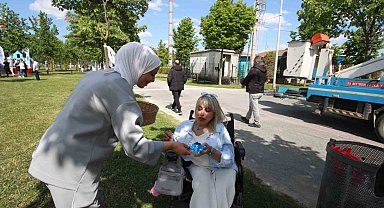 Beyaz Kalpler öğrencilerinden örnek davranış