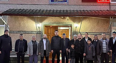 Bilecik Pazaryeri Kaymakamı namazda vatandaşla buluştu