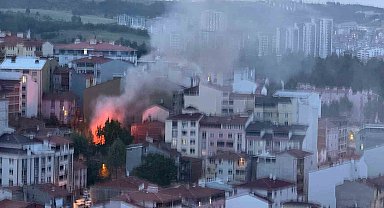 Bilecik'te çıkan yangında dumanlar gökyüzünü kapladı