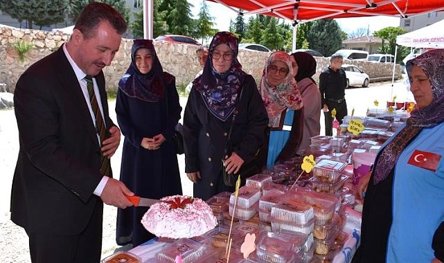 Bilecik'te hayır çarşısı kuruldu