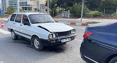 Bilecik'te iki otomobil çarpıştı: 1 yaralı