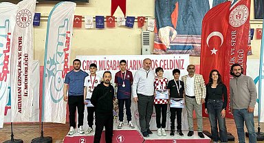 Bilek güreşinde İspir'in başarısı