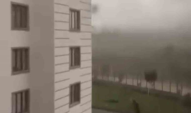 Bingöl'de fırtına etkili oldu: Çatıdan kopan parça çocuğun üzerine düştü