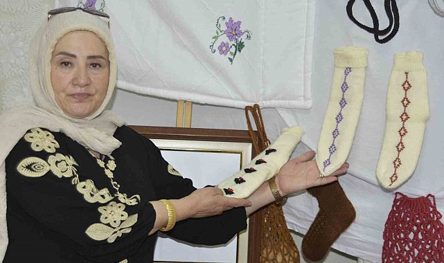 Bitlis'te kurslarda üretilen el emeği ürünler yıl sonu sergisiyle görücüye çıktı