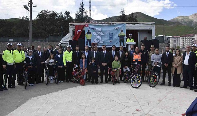 Bitlis'te Trafik Güvenliği Haftası etkinliği