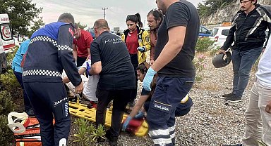 Bodrum'da can pazarı: Minibüsle otomobil çarpıştı, 15 kişi yaralandı