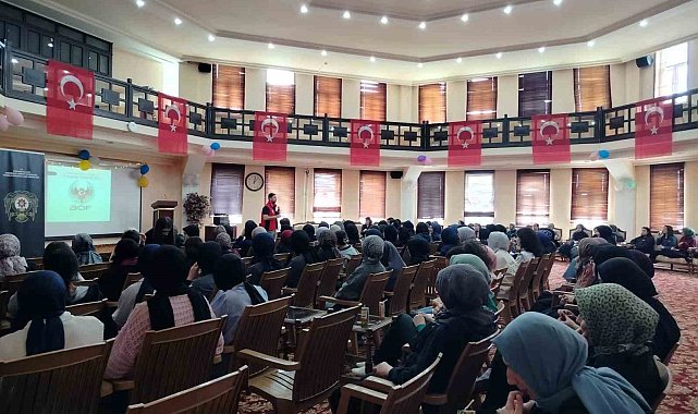 BÖF ekipleri öğrencileri bilgilendiriyor