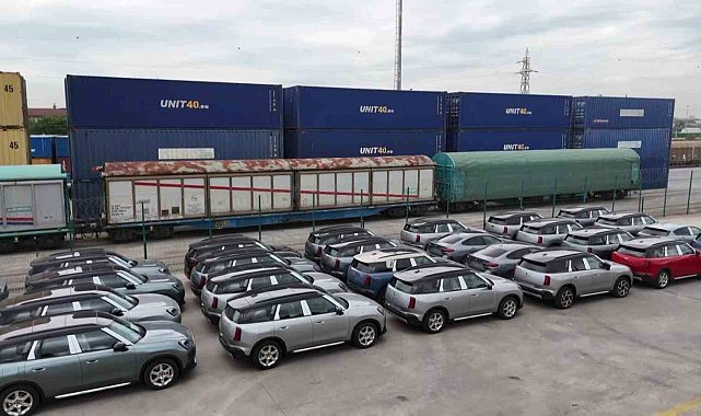 Boğazı trenle geçti: Araç sevkiyatı Köseköy'e ulaştı