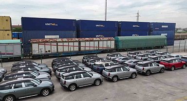 Boğazı trenle geçti: Araç sevkiyatı Köseköy'e ulaştı