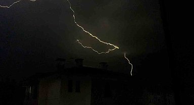 Bolu'da yıldırım düşme anları korku filmlerini aratmadı