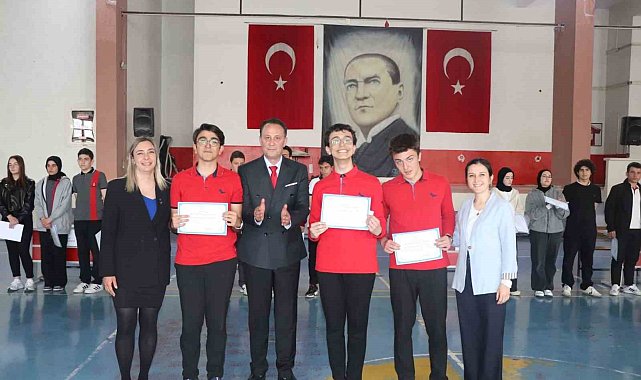 Bozüyük'te Liseler Arası Kültür ve Aktüalite Yarışması