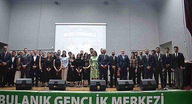 Bulanık'ta 'Anadolu Türküleri Halk Konseri'ne yoğun ilgi