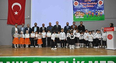 Bulanık'ta 4-6 yaş grubu Kur'an kursunda yılsonu programı