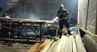 Burdur'da hizar atölyesinde çıkan yangın kısa sürede söndürüldü