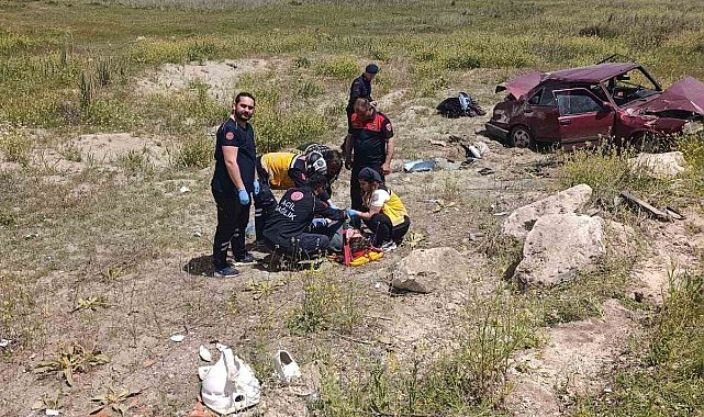 Burdur'da otomobil şarampole devrildi: 1'i çocuk 5 yaralı