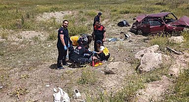 Burdur'da otomobil şarampole devrildi: 1'i çocuk 5 yaralı