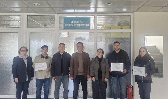 Burhaniye MYO'da başarılı öğrenciler ödüllendirildi