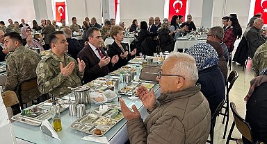 Burhaniye'de Kaymakam Memiş, Şehit ve Gazi aileleri için düzenlenen yemeğe katıldı