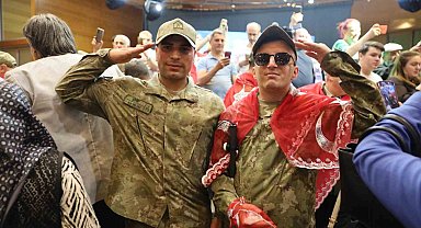Bursa'da 'özel askerler' için kına eğlencesi