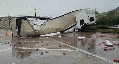 Bursa'da alkol yüklü tır devrildi