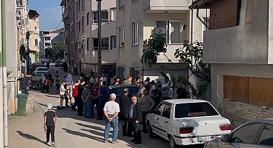 Bursa'da çöp atma kavgası: 1'i ağır 3 yaralı