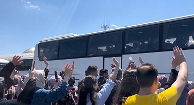 Bursa'da ilk hac kafilesi dualarla yola çıktı