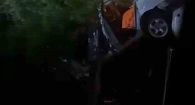 Bursa'da kontrolden çıkan otomobil bahçeye uçtu : 1 yaralı