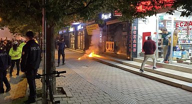 Bursa'da kutlamalarda Fenerbahçeliler Derneği'ne meşale atan taraftar gözaltına alındı