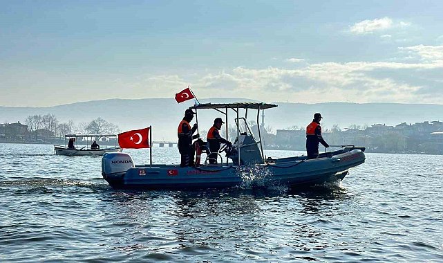Bursa'da Uluabat Gölü'nde büyük operasyon...30 kişi suçüstü yakalandı