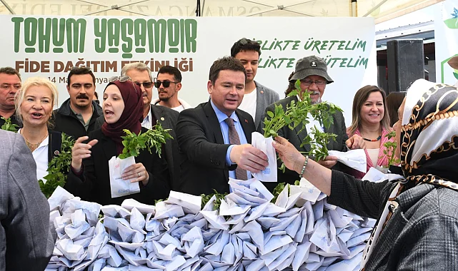 Bursa'da Osmangazi Belediyesi'nden ücretsiz fide dağıtımı