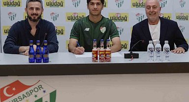 Bursaspor'da Ensar Duman profesyonel oldu