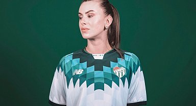 Bursaspor'un yeni sezon taraftar formaları ilgi görüyor