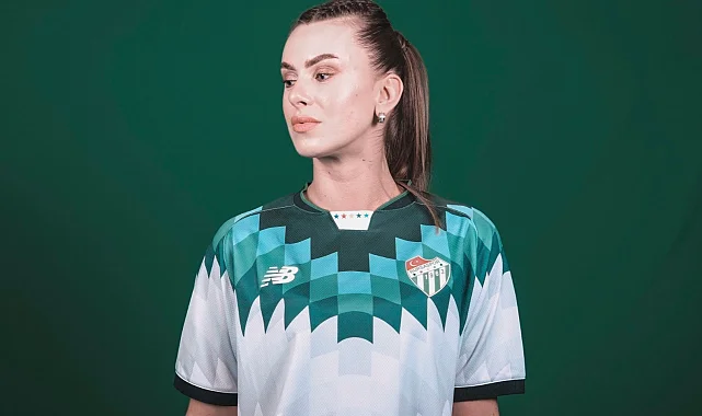 Bursaspor'un yeni sezon taraftar formaları ilgi görüyor