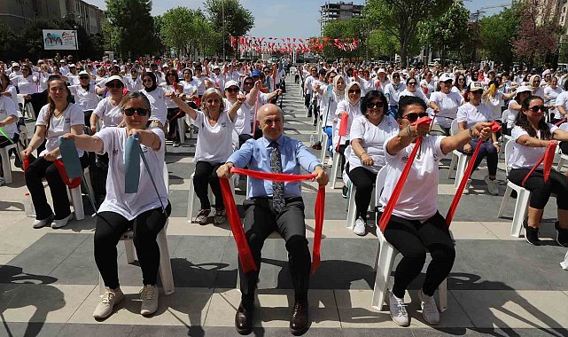 Büyükçekmece'de Dünya Pilates Günü renkli görüntülere sahne oldu