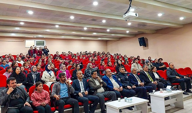 Büyükşehir konservatuvarı ilçe konserlerine Bahçesaray'da start verdi