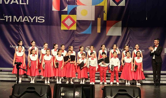 Büyükşehirin çocuk korosuna "Ritmik Uyumda Başarı Ödülü"