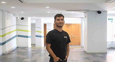 Büyüme hikayesini 'fotoğrafla' anlattı, ilk sergisini 20 yaşında açtı