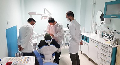 ÇAKÜ Rektörü Çiftçi: "Açılan bu merkez ile vatandaşlarımız, diş tedavileri için artık il dışına gitmiyor"