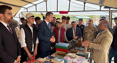 Çaldıran'da "Kitap Fuarı" açıldı