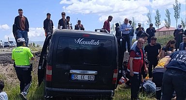 Çaldıran'da trafik kazası: 8 yaralı