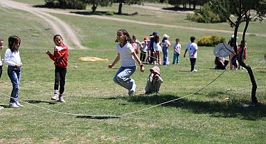 Çameli'nde çocuklar gökyüzünü renklendirdi