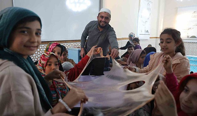 Camiyi çocuklara sevdiren imam, çocuk cemaati sayısını 4'den 100'e çıkarttı