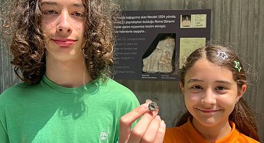 Çanakkale'de iki kardeş Troya Müzesi'ne tarihi mühür bağışladı