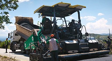 Çanakkale'de köy yollarında asfalt çalışmaları devam ediyor