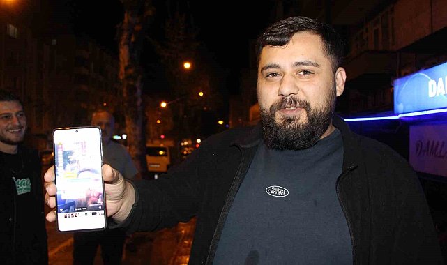 Canlı yayında oyun oynarken yıldırım düştü: O anlar kamerada