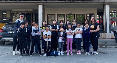 Çayırovalı minik yüzücülerden 35 madalya ve Türkiye şampiyonluğu