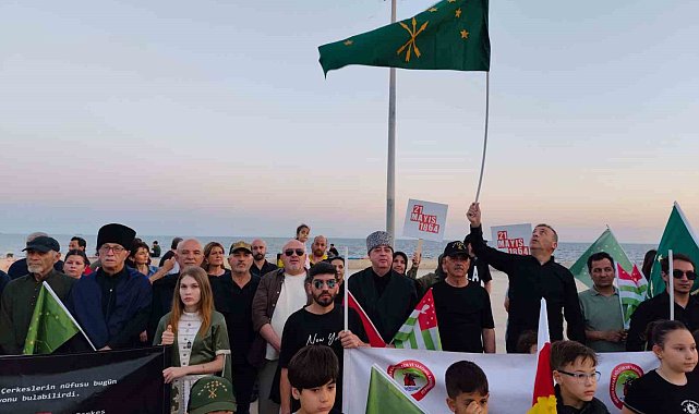 Çerkesler Karadeniz'de yitirdikleri atalarını Akdeniz'de andılar